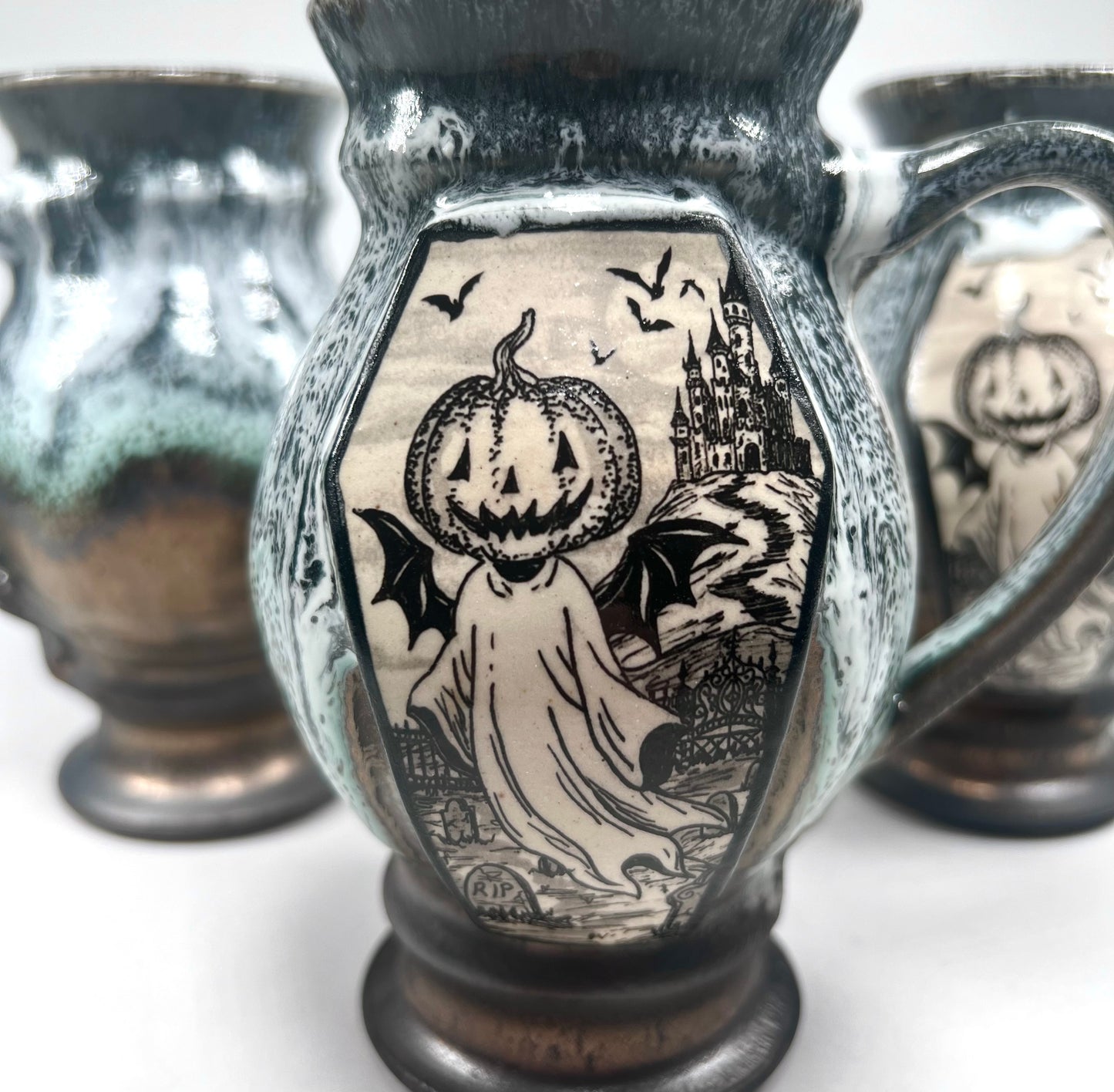Pumpkinhead Phantom Mug (Gold)