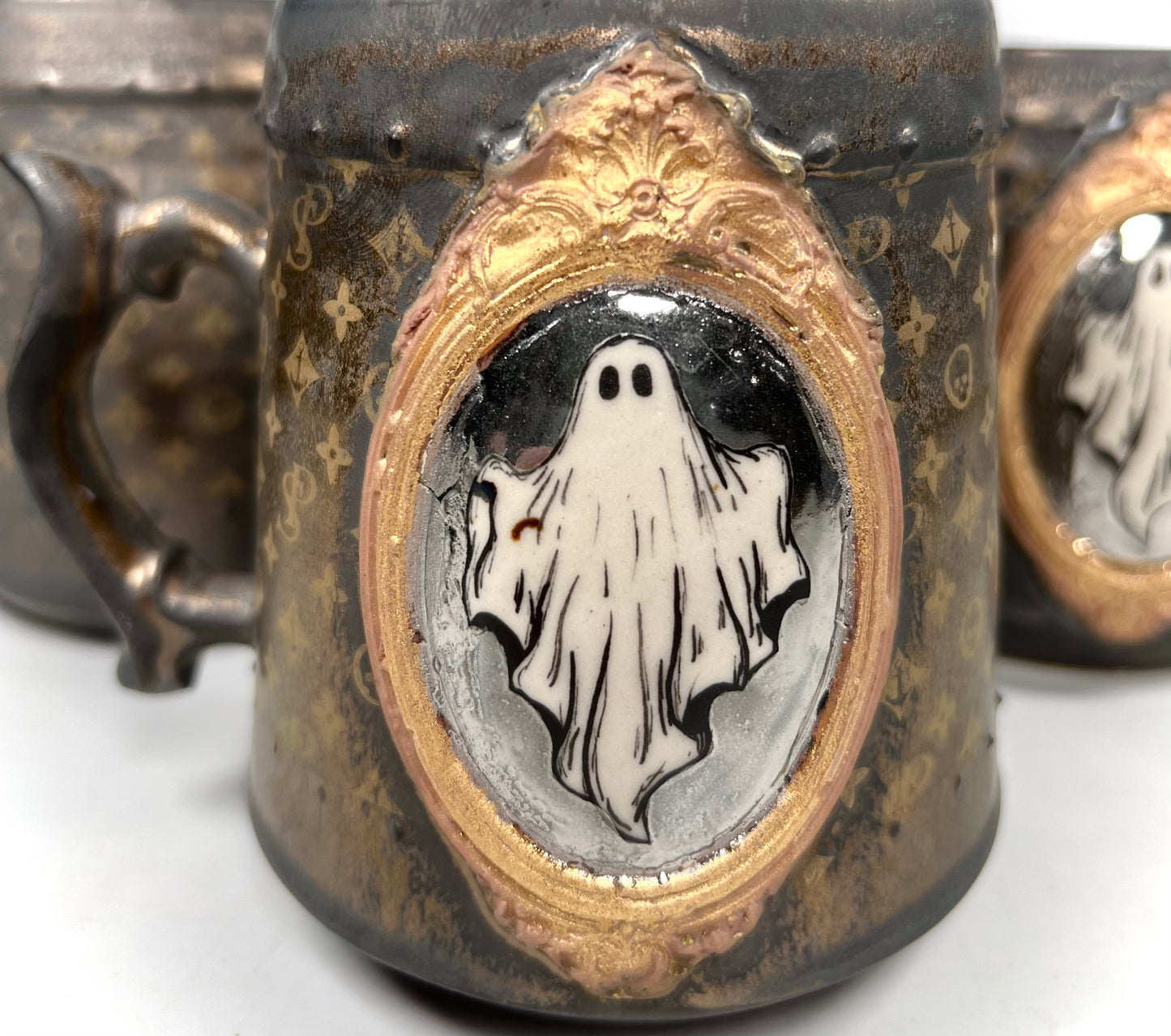 Ghost in the Mirror Mug (Antique Gold)