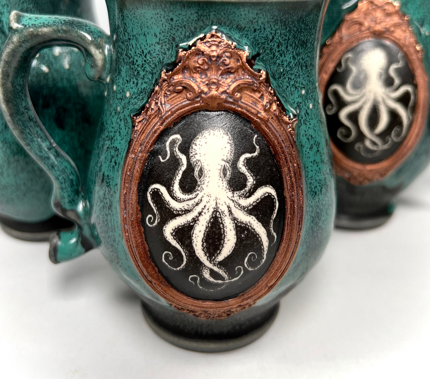 Octopoda Cameo Mug