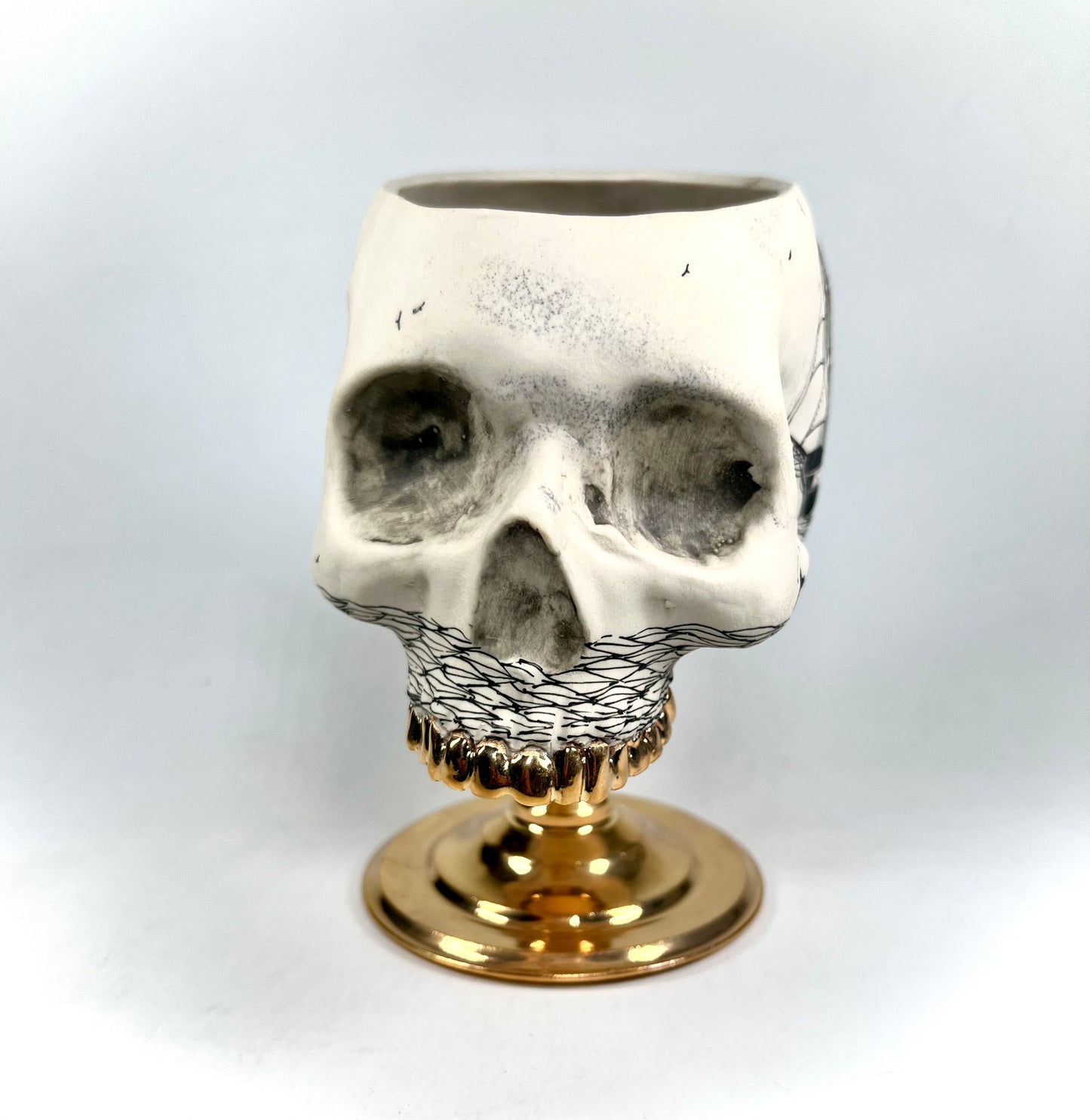 Scrimshaw Skull Planter