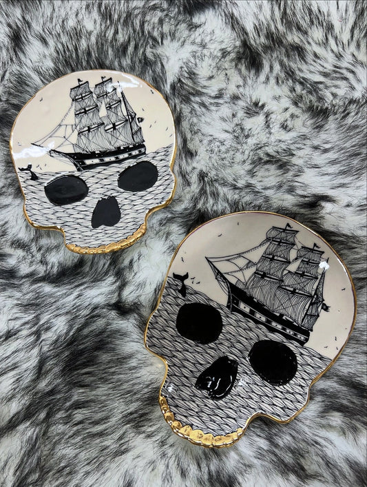 6.5 inch Skull & Ship Plate
