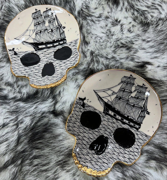 6.5 inch Skull & Ship Plate