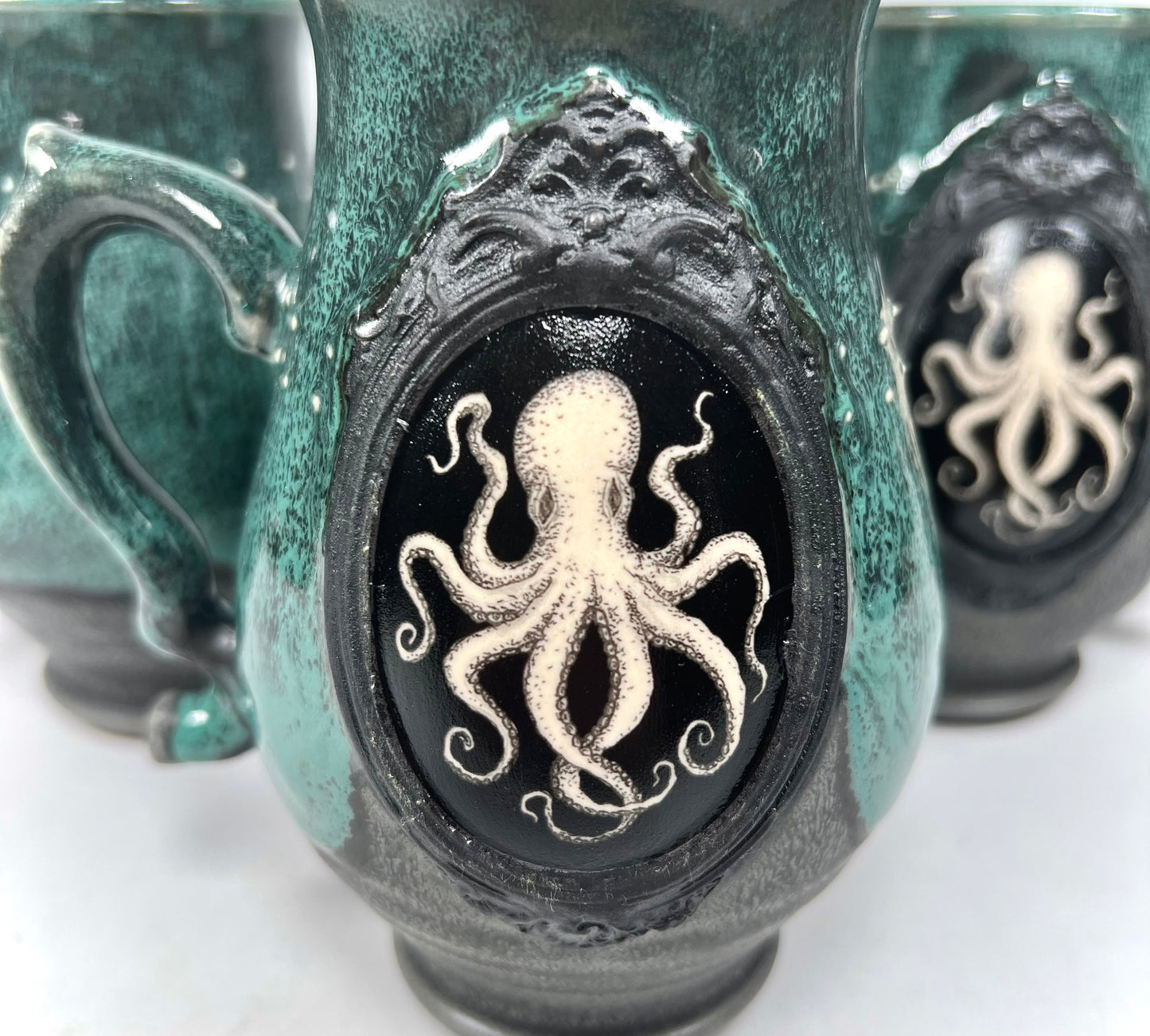 Octopoda Cameo Mug