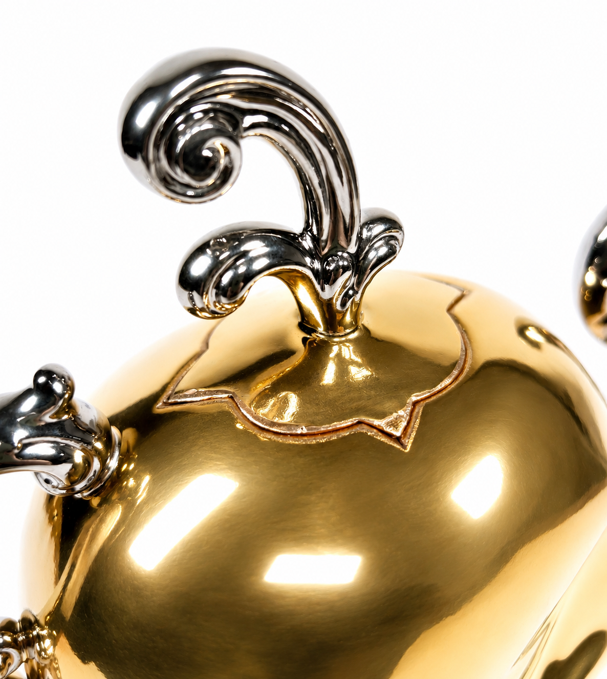 The Gilded Skull Teapot (Limited Edition)