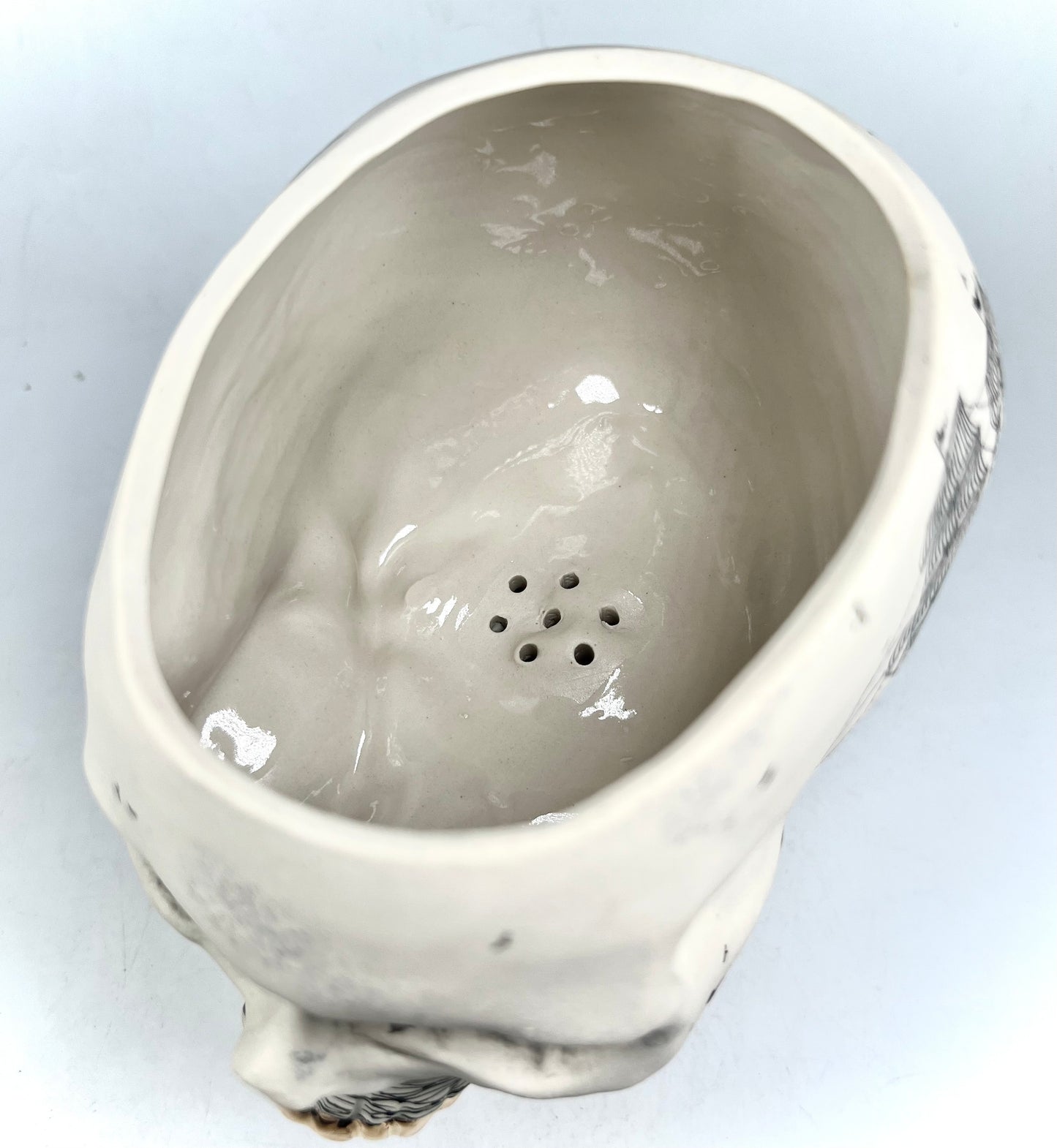 Scrimshaw Skull Planter