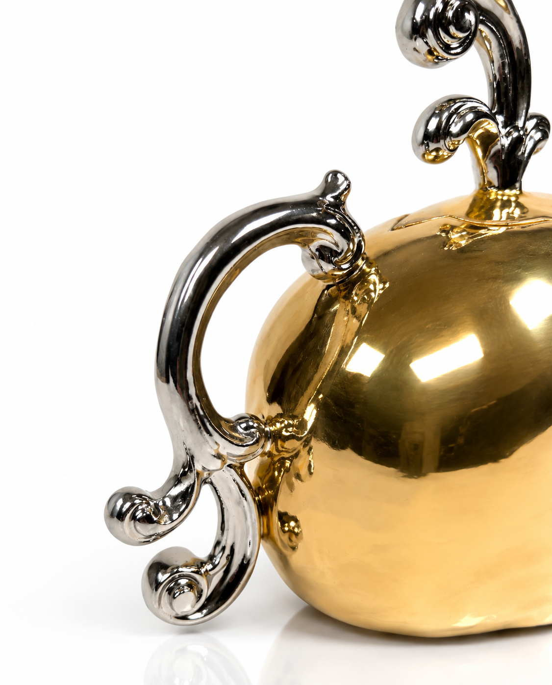 The Gilded Skull Teapot (Limited Edition)